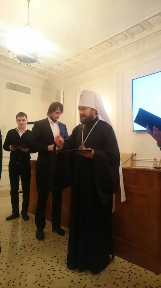   &raquo; Click to zoom ->