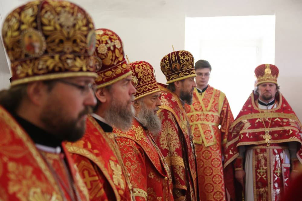   &raquo; Click to zoom ->