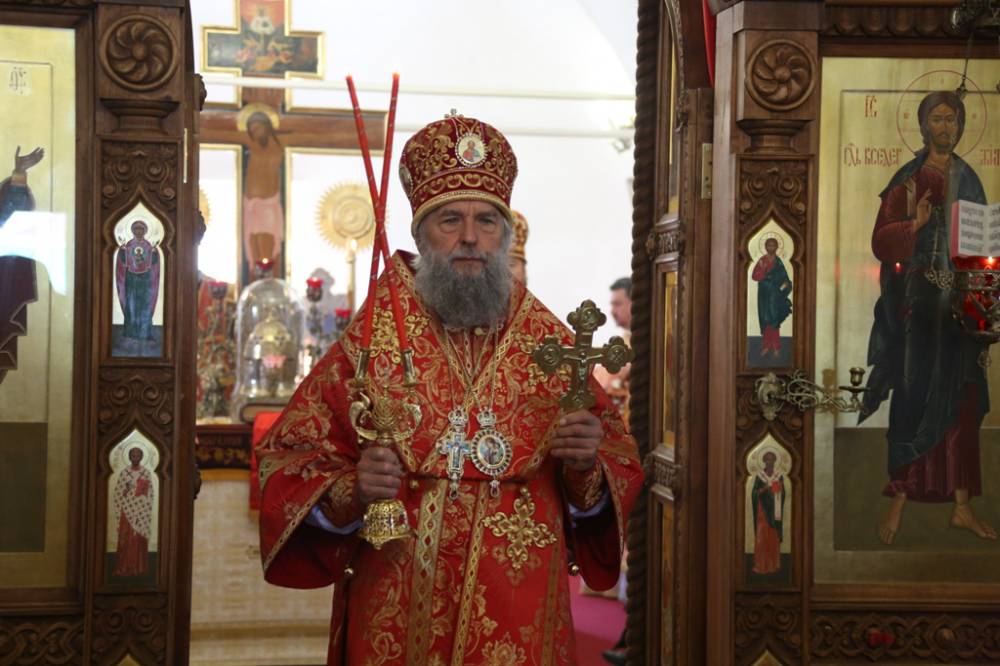   &raquo; Click to zoom ->