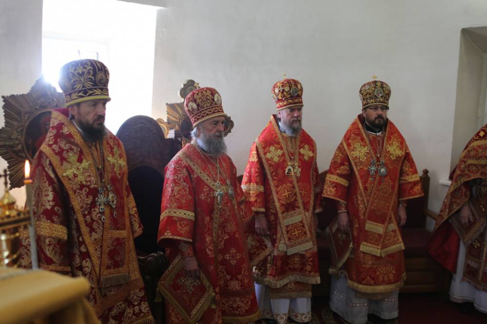   &raquo; Click to zoom ->