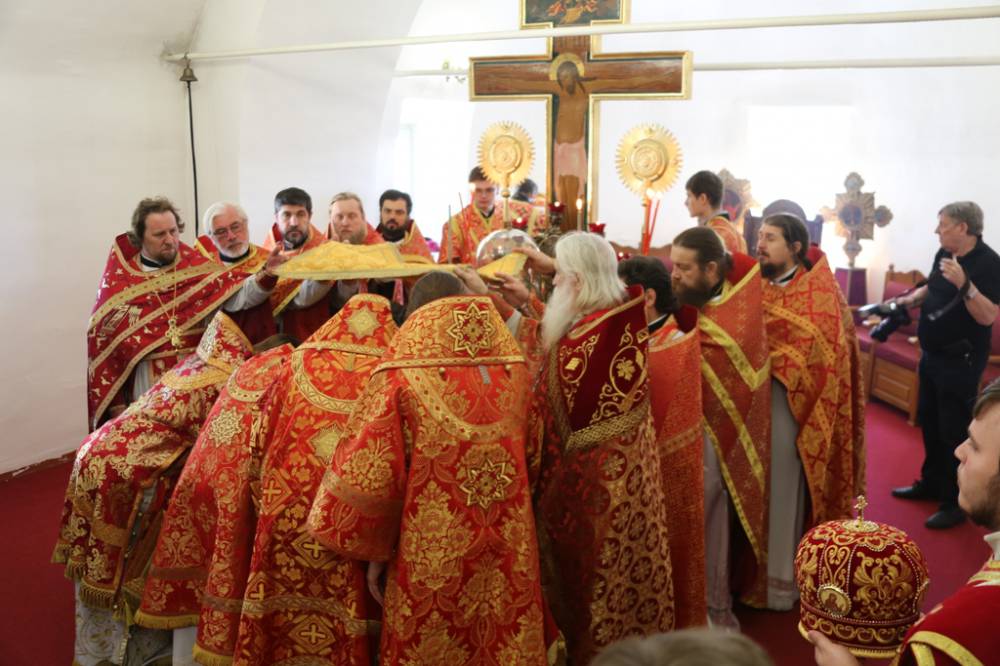   &raquo; Click to zoom ->