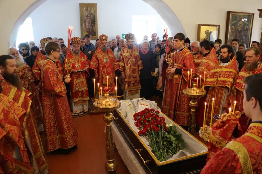   &raquo; Click to zoom ->