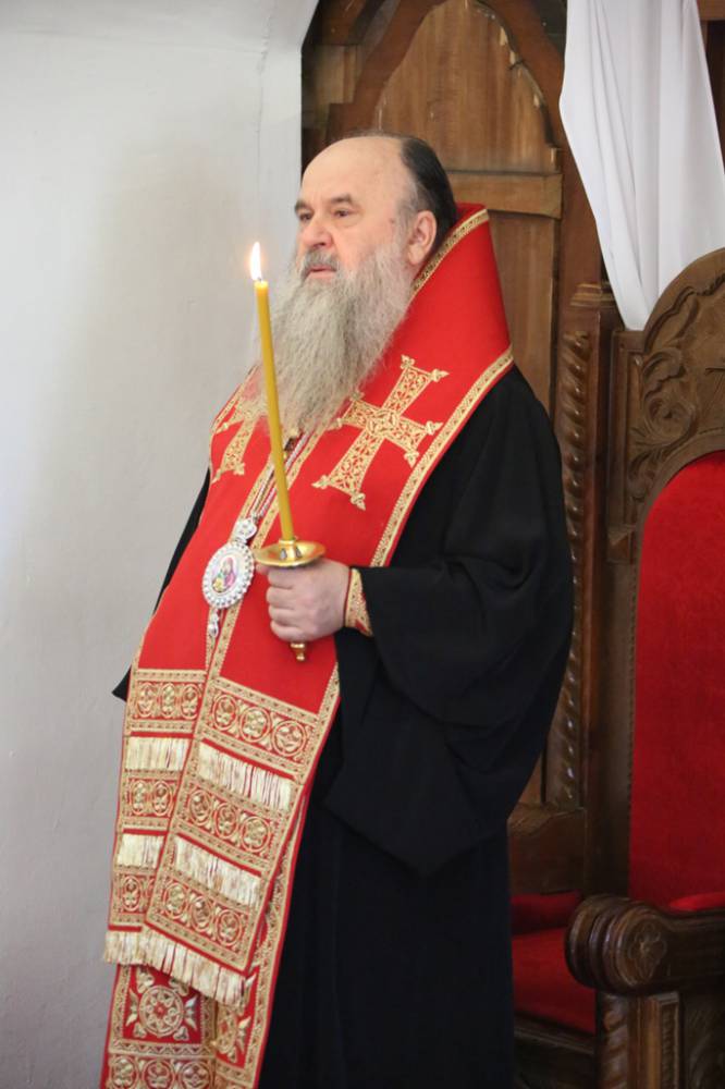   &raquo; Click to zoom ->