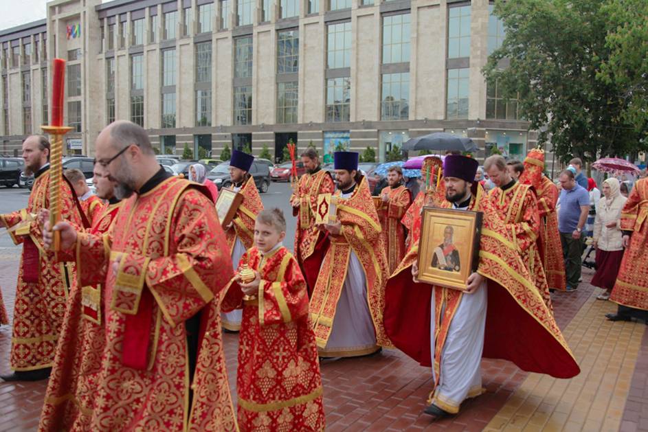   &raquo; Click to zoom ->