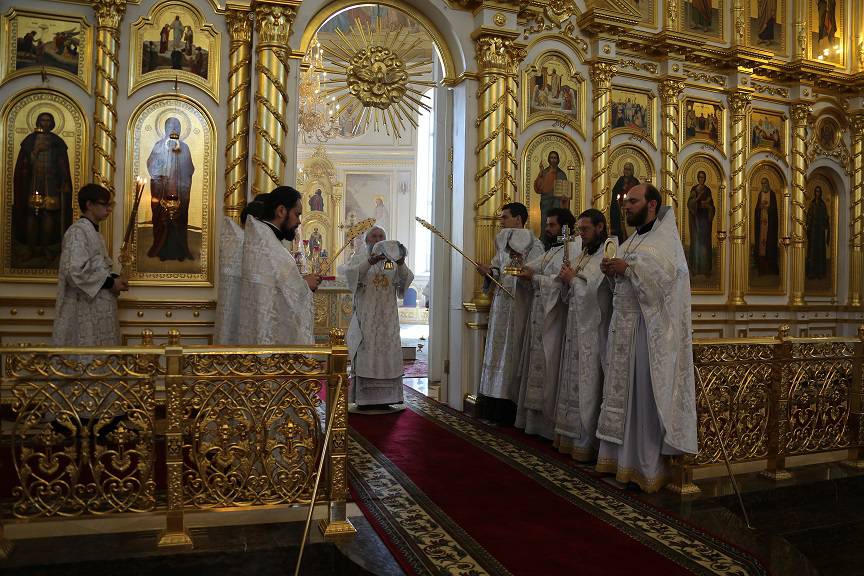   &raquo; Click to zoom ->