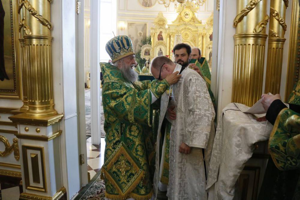   &raquo; Click to zoom ->