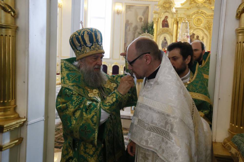   &raquo; Click to zoom ->