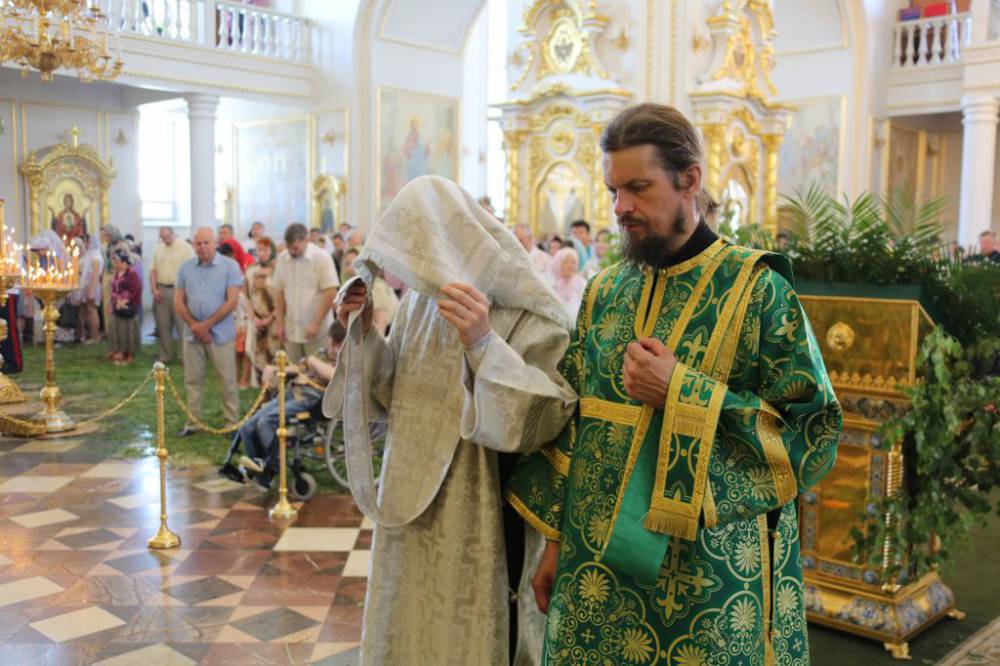   &raquo; Click to zoom ->