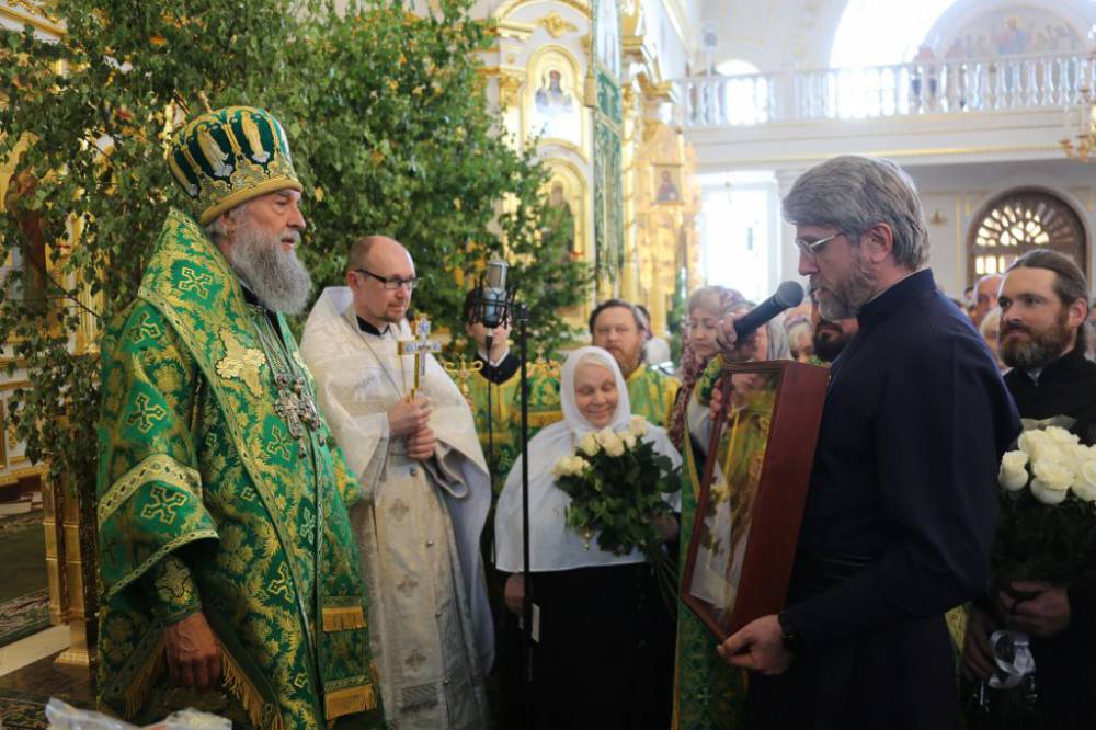   &raquo; Click to zoom ->