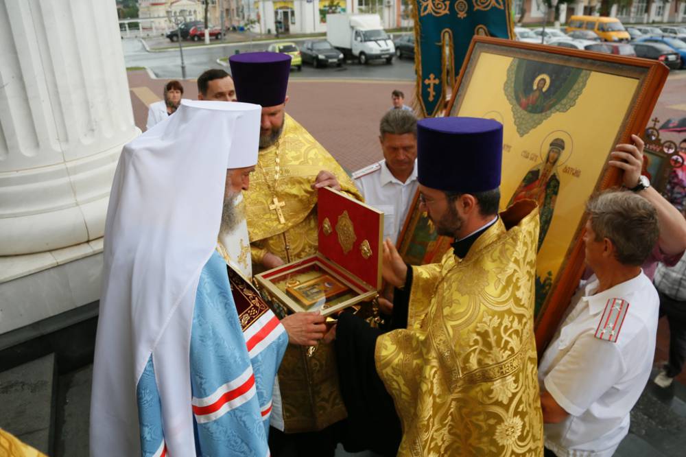   &raquo; Click to zoom ->