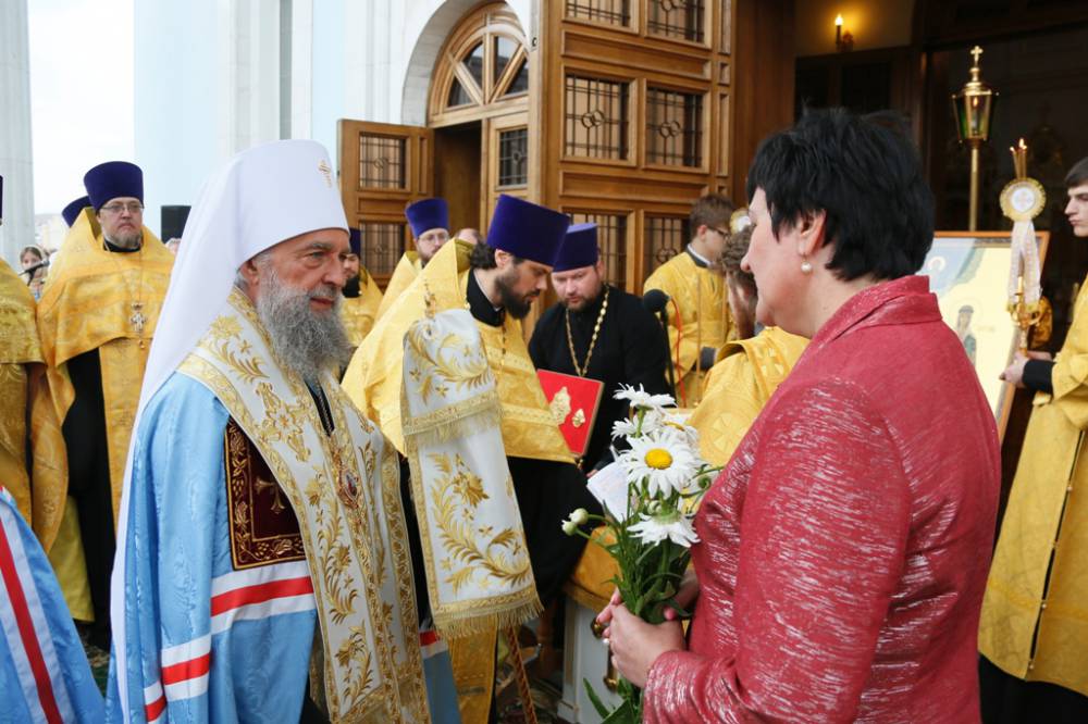   &raquo; Click to zoom ->