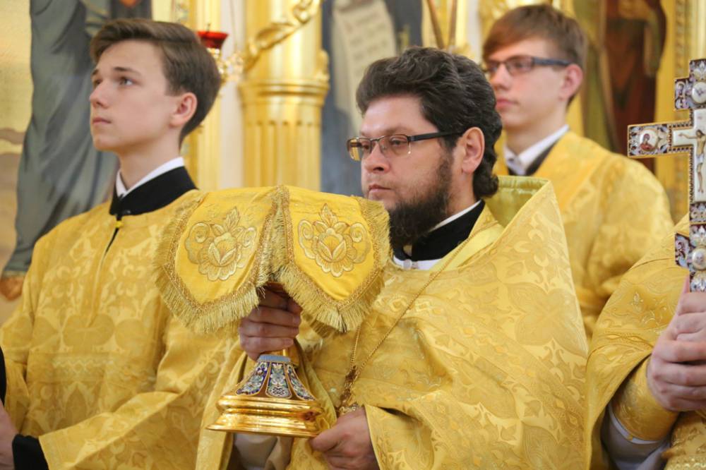   &raquo; Click to zoom ->