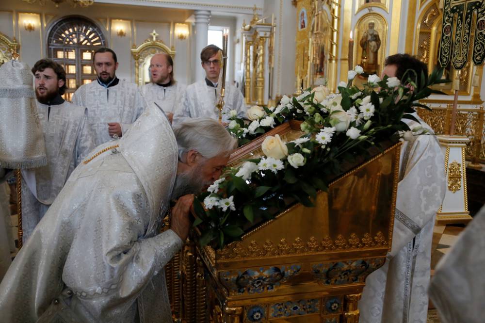   &raquo; Click to zoom ->