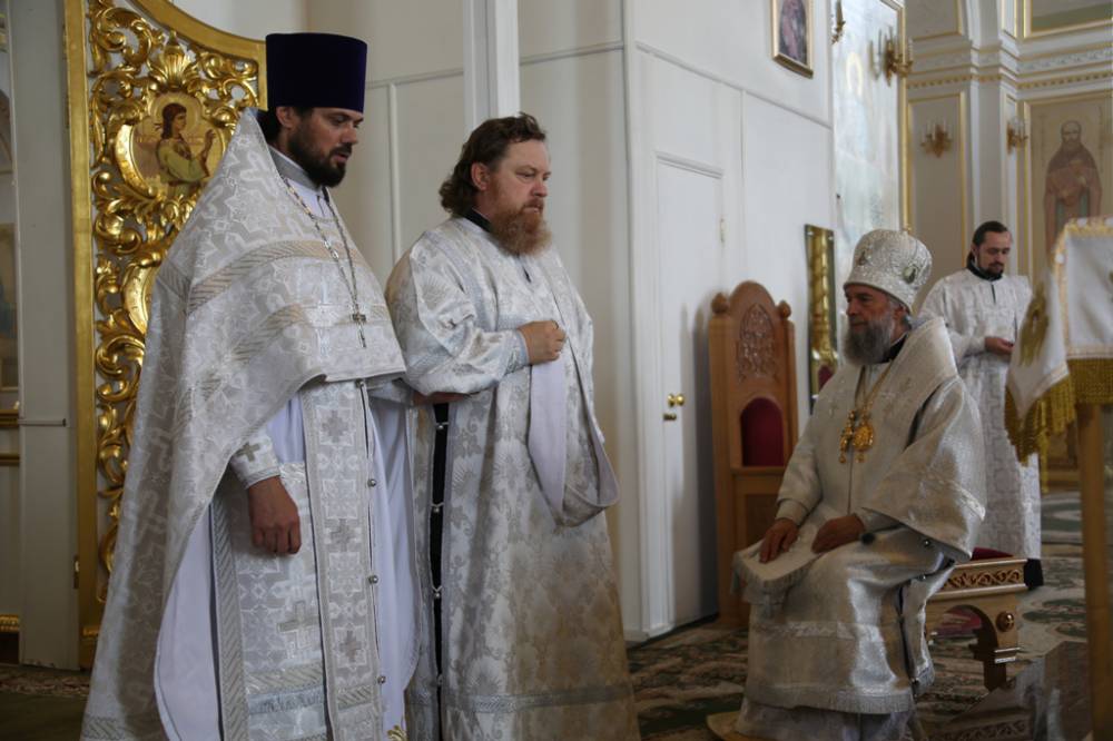   &raquo; Click to zoom ->