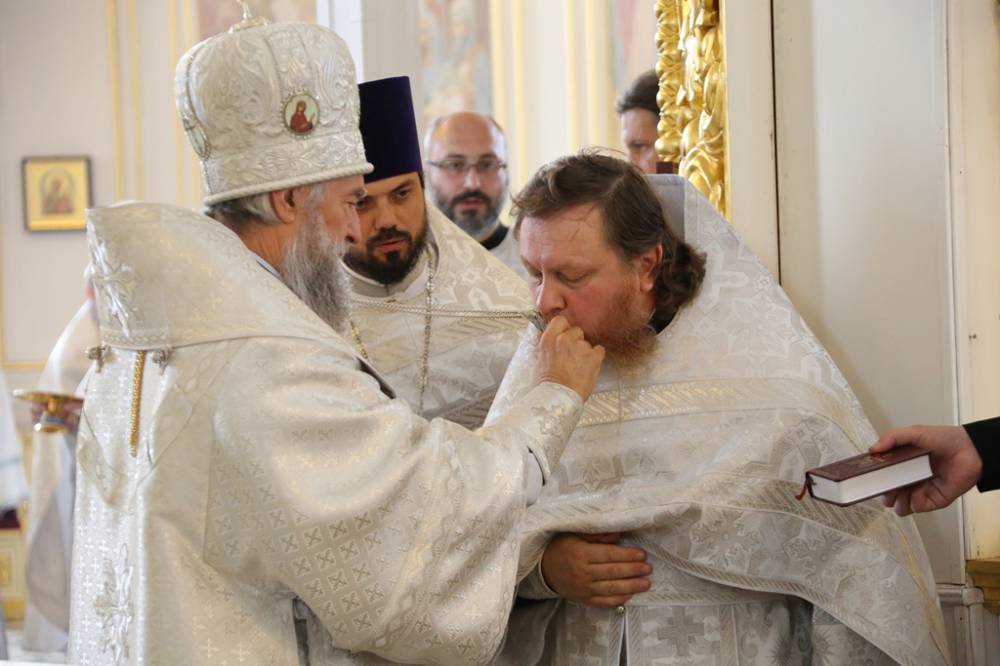   &raquo; Click to zoom ->