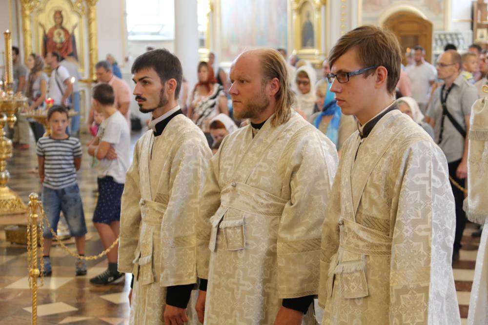   &raquo; Click to zoom ->