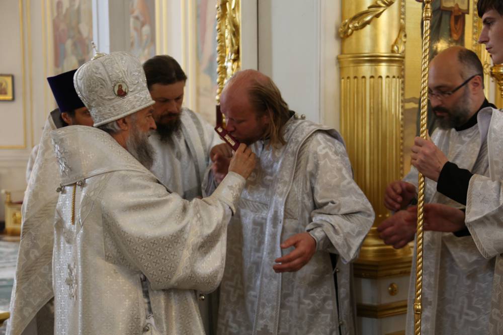   &raquo; Click to zoom ->