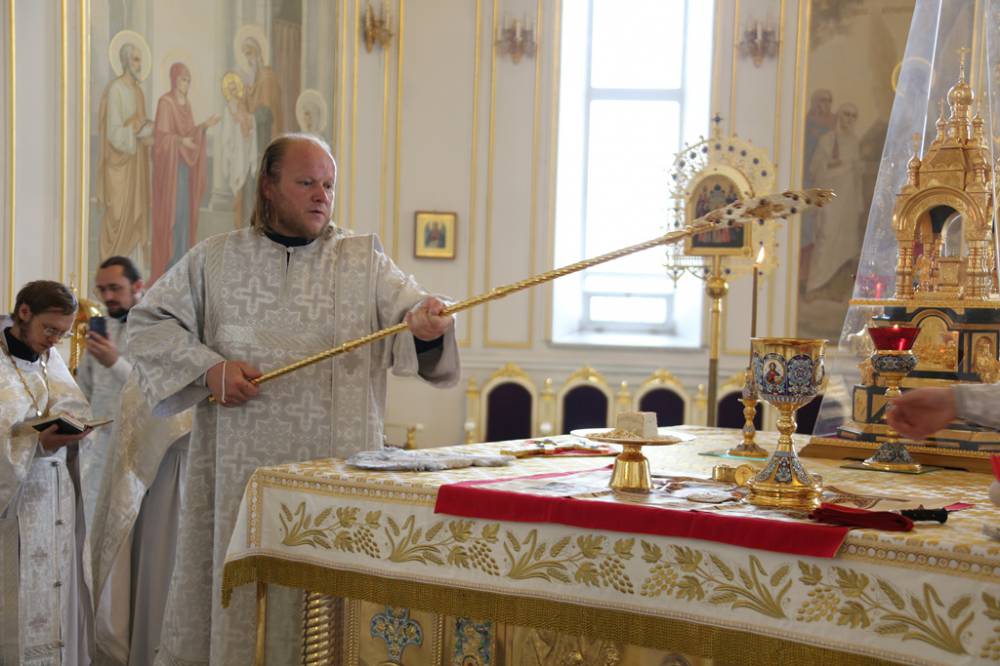   &raquo; Click to zoom ->