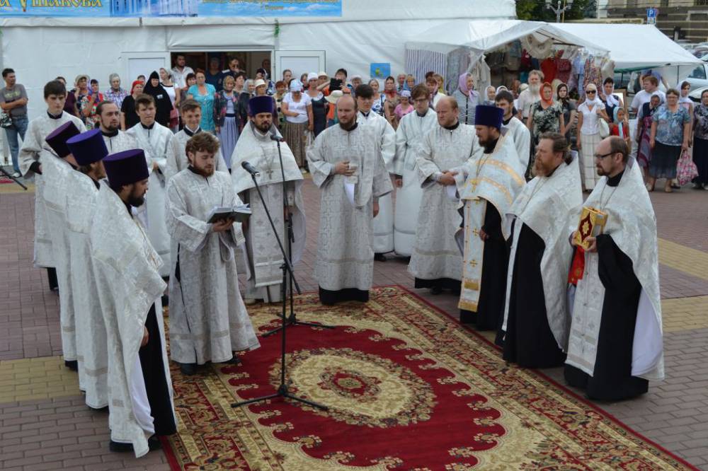   &raquo; Click to zoom ->