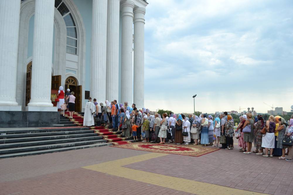   &raquo; Click to zoom ->