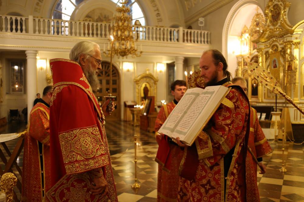   &raquo; Click to zoom ->