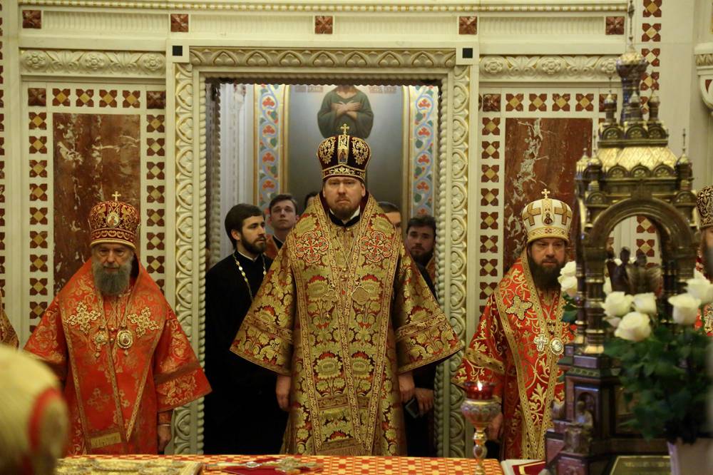   &raquo; Click to zoom ->