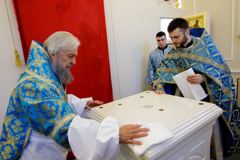   &raquo; Click to zoom ->