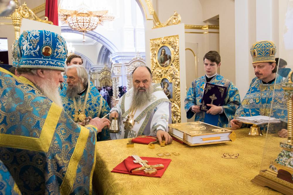   &raquo; Click to zoom ->