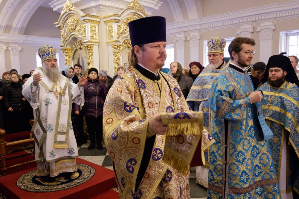   &raquo; Click to zoom ->