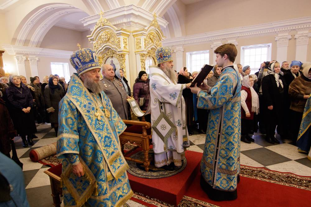   &raquo; Click to zoom ->