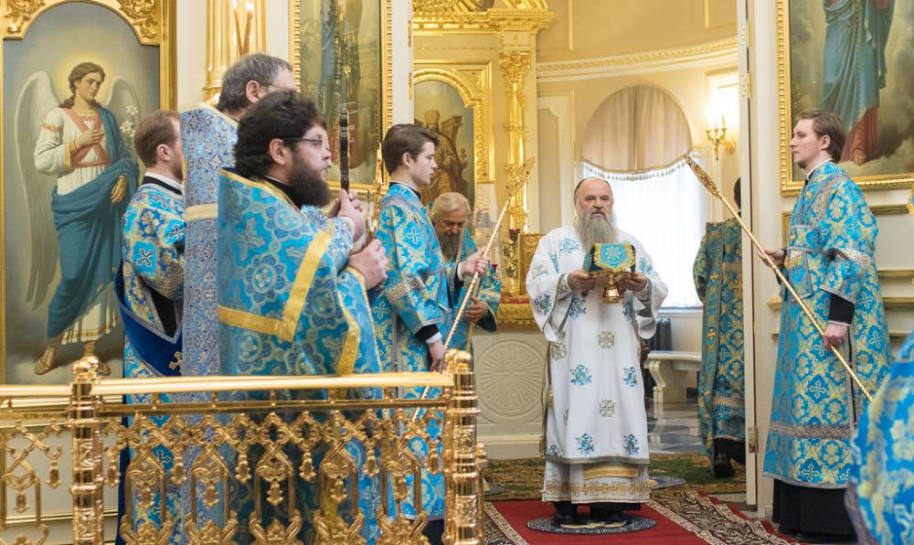   &raquo; Click to zoom ->