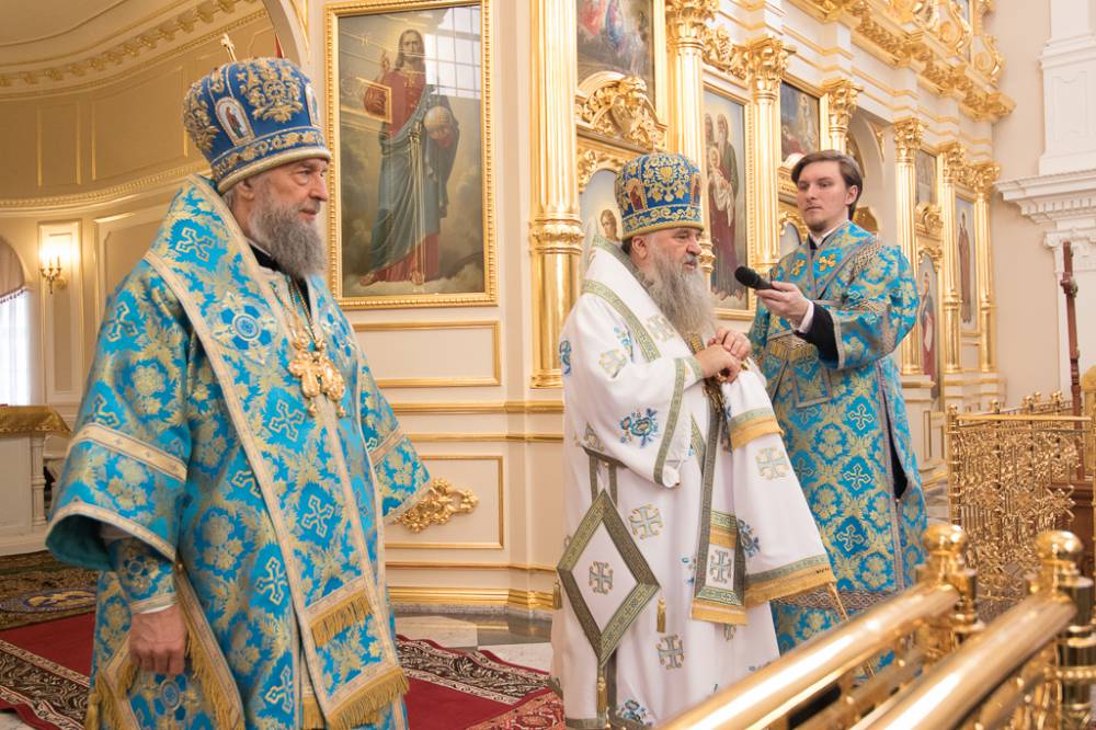   &raquo; Click to zoom ->