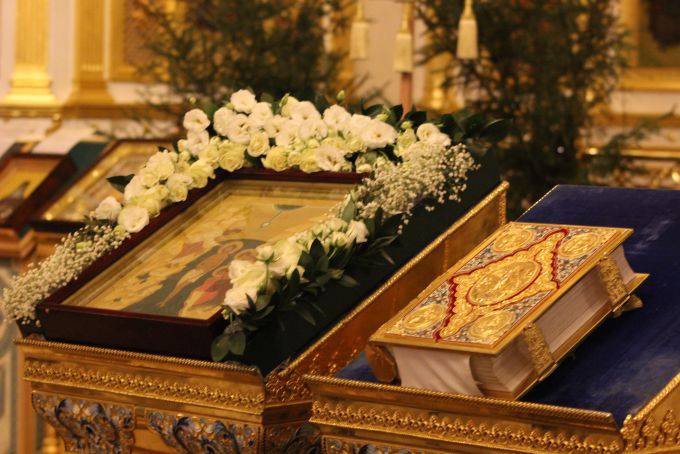   &raquo; Click to zoom ->