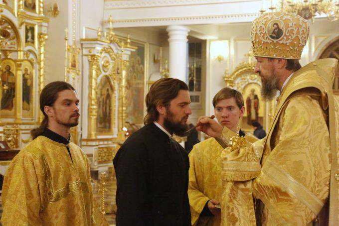   &raquo; Click to zoom ->