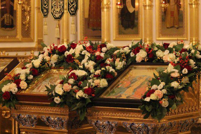   &raquo; Click to zoom ->