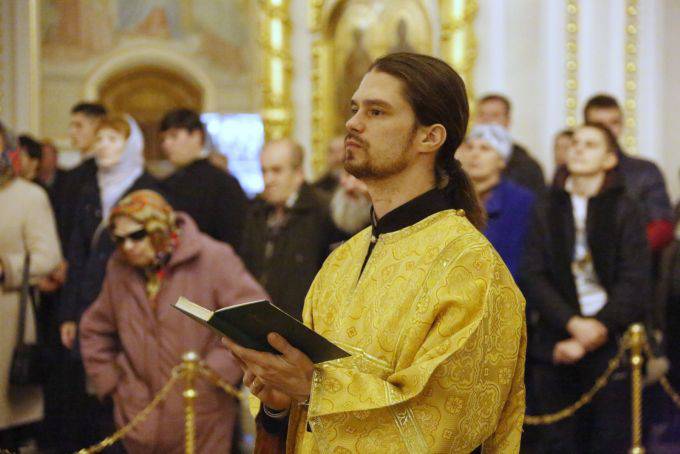   &raquo; Click to zoom ->