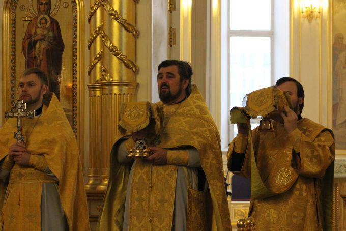   &raquo; Click to zoom ->