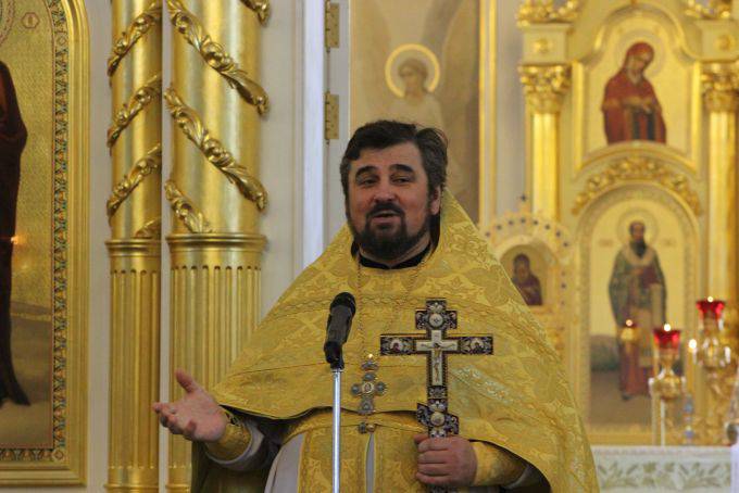   &raquo; Click to zoom ->