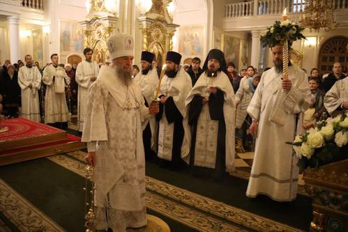   &raquo; Click to zoom ->