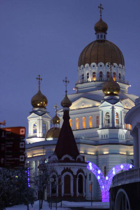   &raquo; Click to zoom ->