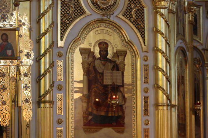   &raquo; Click to zoom ->