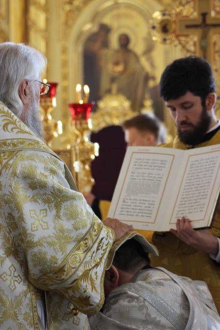   &raquo; Click to zoom ->