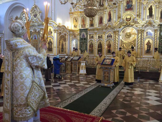   &raquo; Click to zoom ->