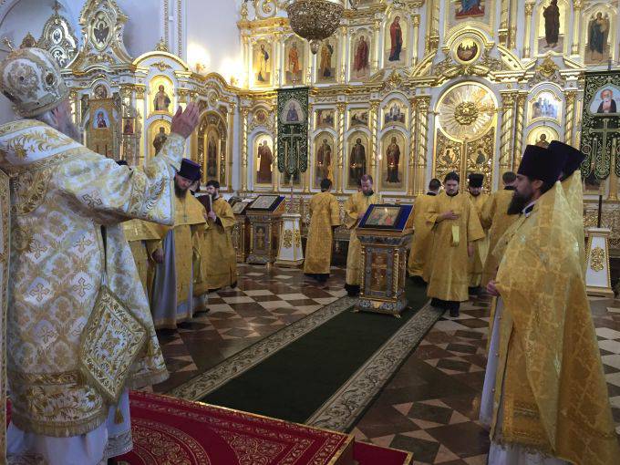   &raquo; Click to zoom ->