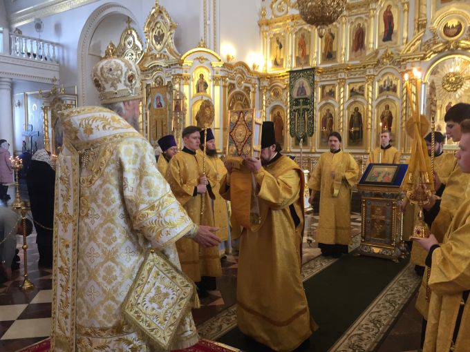   &raquo; Click to zoom ->