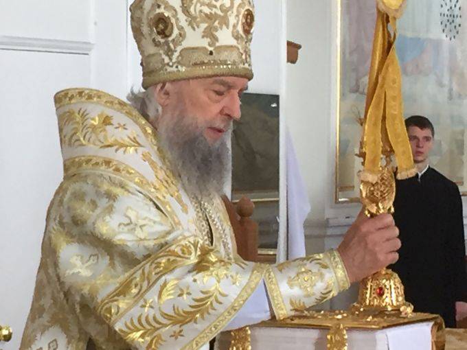   &raquo; Click to zoom ->