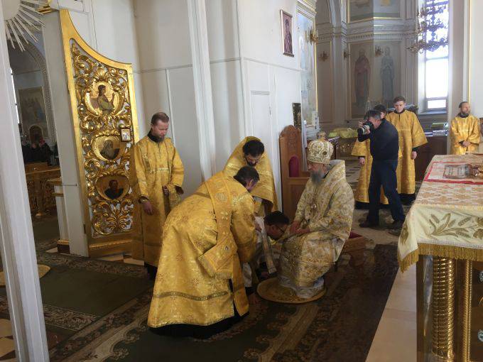   &raquo; Click to zoom ->