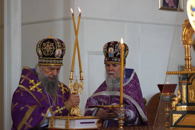   &raquo; Click to zoom ->