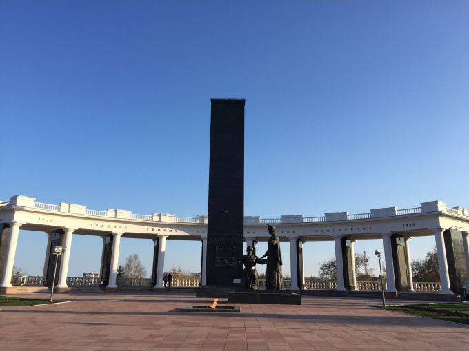   &raquo; Click to zoom ->