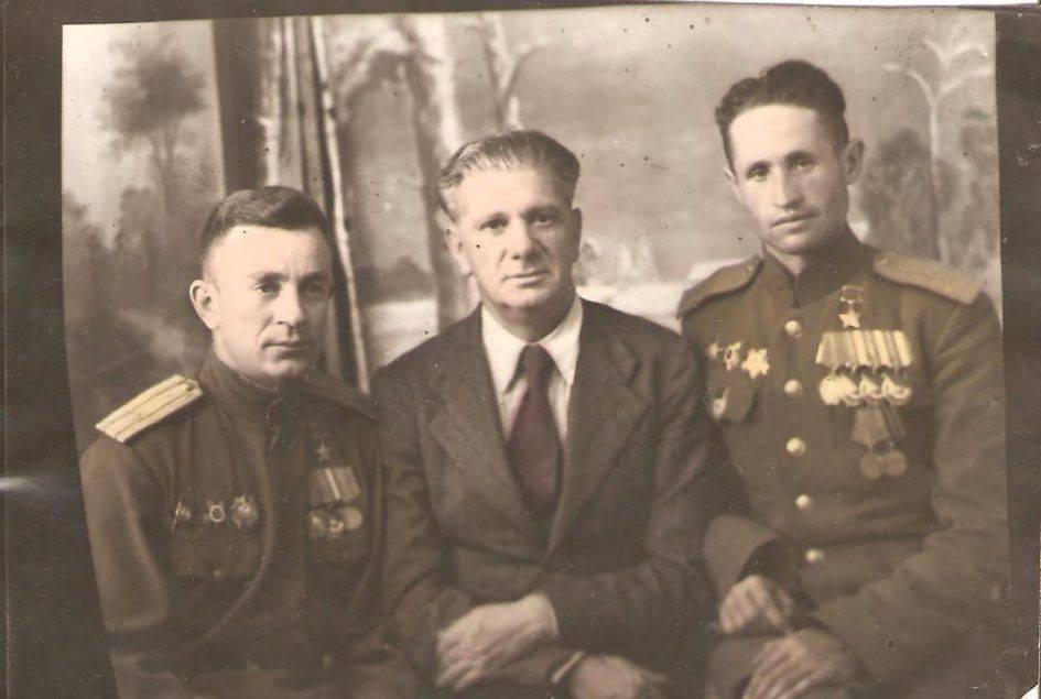   &raquo; Click to zoom ->